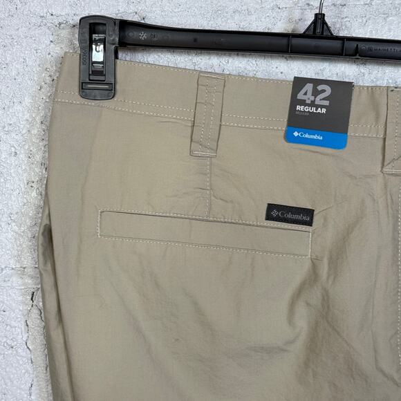 Columbia Men's Washed Out 10" Cotton Shorts, Fossil light tan, 42W - Picture 4 of 6